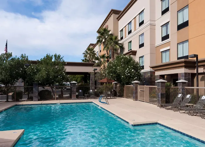 Hampton & North/happy Valley 3* Phoenix