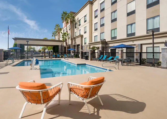 Hampton & North/happy Valley 3* Phoenix