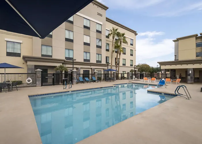 Hampton & North/happy Valley Hotel